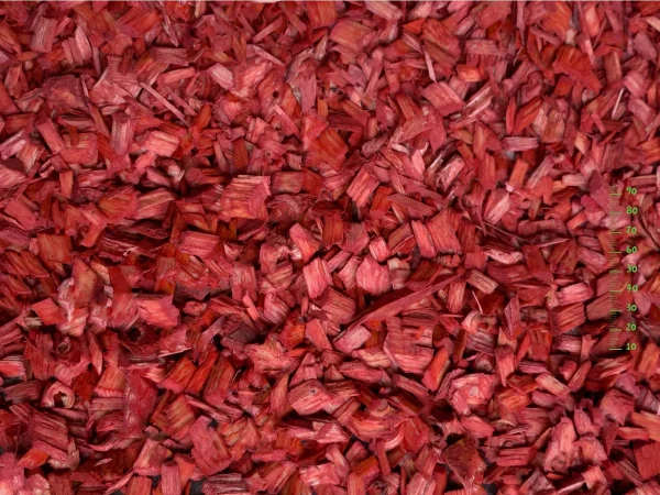 Red wood mulch for garden decoration Red decorative mulch – high-quality wood chips for garden landscaping
